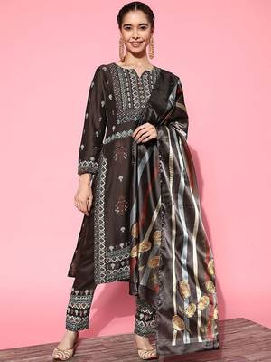 women ethnic motifs printed regular kurta with trousers & with dupatta 1