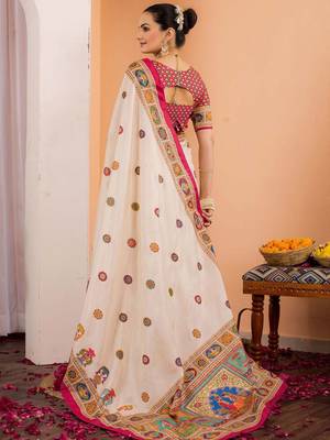 Cream ethnic motifs silk blend saree 3