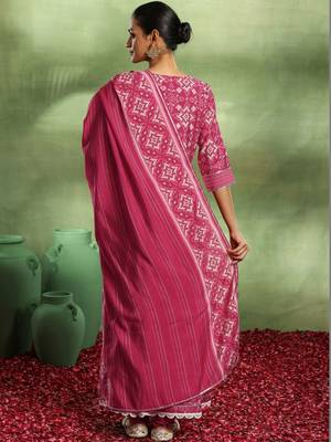 women ethnic motifs printed regular thread work kurta with patiala & with dupatta 4