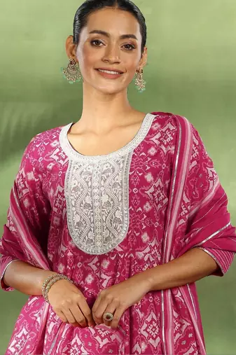 women ethnic motifs printed regular thread work kurta with patiala & with dupatta