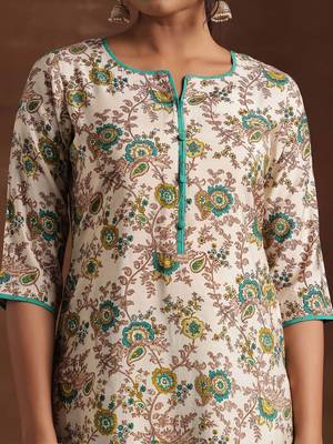 women floral printed regular kurta with trousers & with dupatta 2