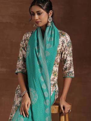 women floral printed regular kurta with trousers & with dupatta 6