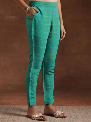 women floral printed regular kurta with trousers & with dupatta 7