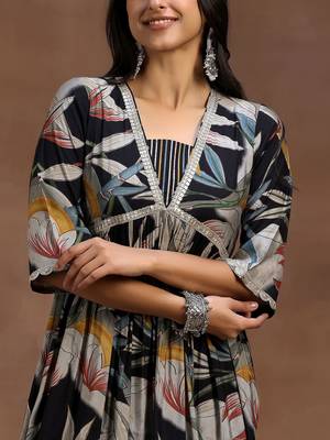 women floral printed empire kurta with trousers & with dupatta 2