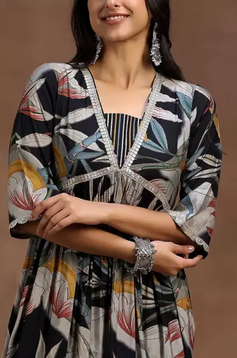 women floral printed empire kurta with trousers & with dupatta
