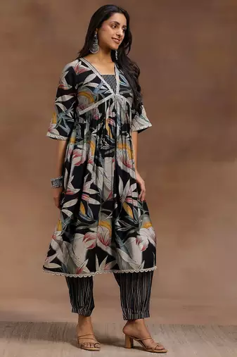 women floral printed empire kurta with trousers & with dupatta