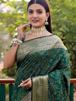 Green green ethnic motifs woven design banarasi saree 4
