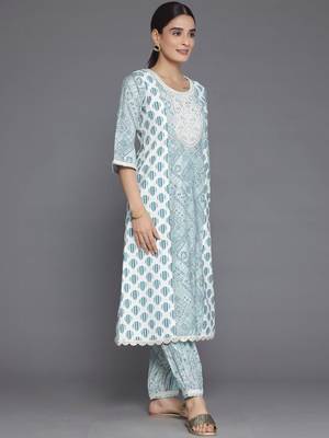 women ethnic motifs printed regular thread work kurta with trousers 3