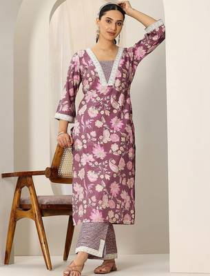 women floral printed regular kurta with trousers 2