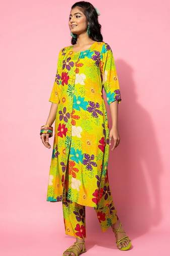 women floral printed regular kurta with trousers