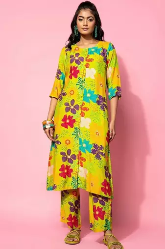 women floral printed regular kurta with trousers