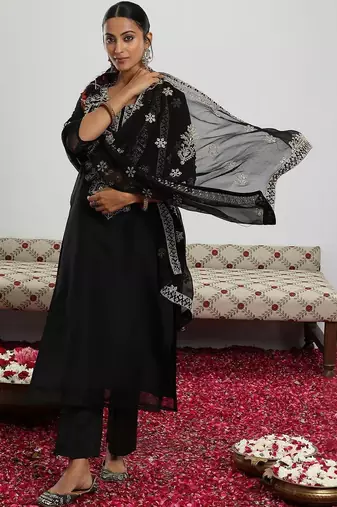 women ethnic motifs embroidered regular thread work kurta with trousers & with dupatta