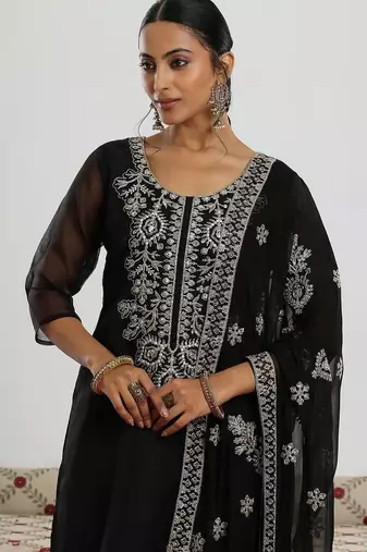 women ethnic motifs embroidered regular thread work kurta with trousers & with dupatta