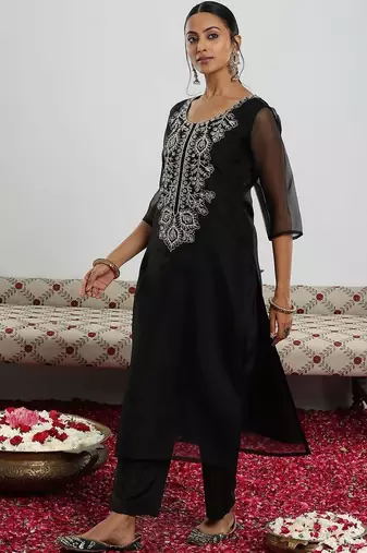 women ethnic motifs embroidered regular thread work kurta with trousers & with dupatta