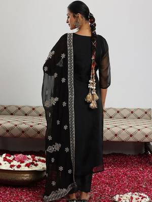 women ethnic motifs embroidered regular thread work kurta with trousers & with dupatta 7
