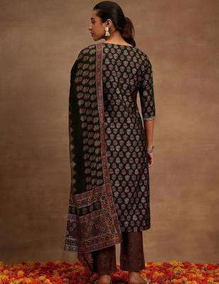 women ethnic motifs printed regular thread work kurta with trousers & with dupatta 3
