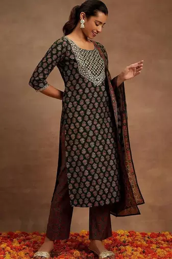 women ethnic motifs printed regular thread work kurta with trousers & with dupatta