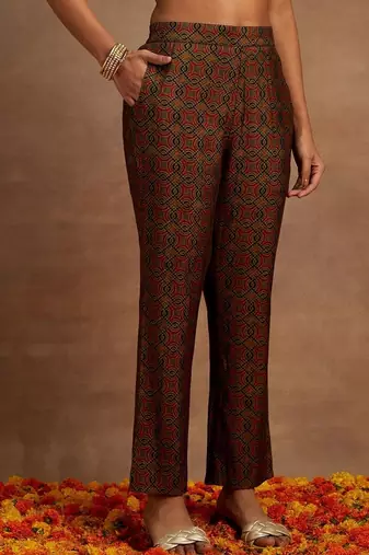 women ethnic motifs printed regular thread work kurta with trousers & with dupatta