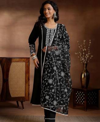 women ethnic motifs embroidered regular thread work kurta with trousers & with dupatta 1