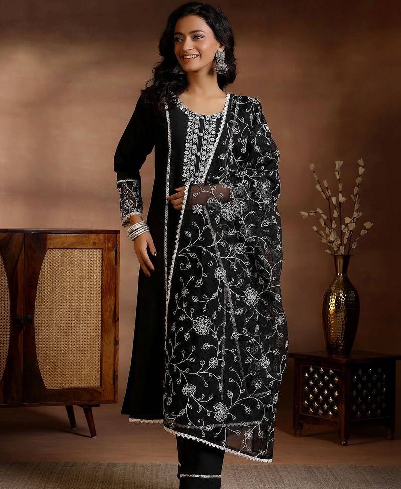 women ethnic motifs embroidered regular thread work kurta with trousers & with dupatta