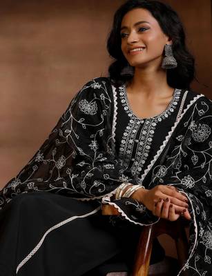 women ethnic motifs embroidered regular thread work kurta with trousers & with dupatta 2