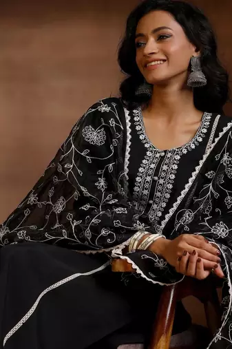 women ethnic motifs embroidered regular thread work kurta with trousers & with dupatta