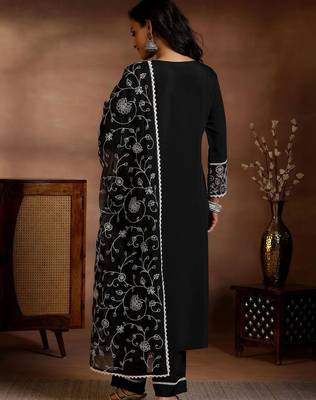 women ethnic motifs embroidered regular thread work kurta with trousers & with dupatta 3