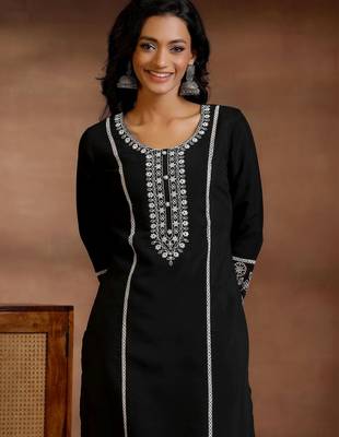 women ethnic motifs embroidered regular thread work kurta with trousers & with dupatta 4