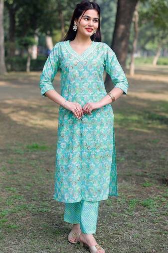 women ethnic motifs printed regular kurta with trousers