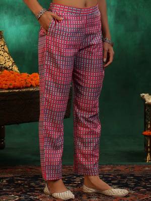 women ethnic motifs printed regular linen kurta with trousers & with dupatta 2