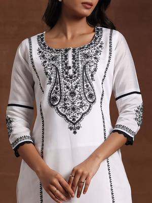 women ethnic motifs embroidered regular thread work kurta with trousers & with dupatta 2