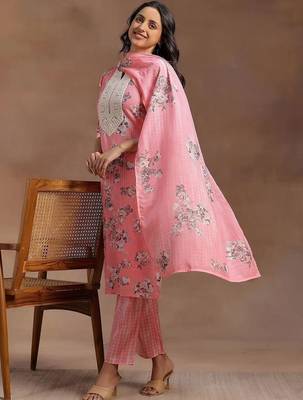 women floral printed regular thread work kurta with trousers & with dupatta 1