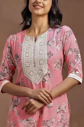 women floral printed regular thread work kurta with trousers & with dupatta
