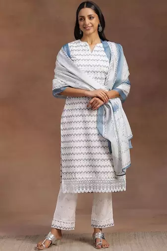 women printed regular kurta with trousers & with dupatta