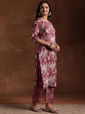 women floral printed regular kurta with trousers & with dupatta 3