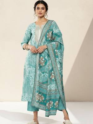 women ethnic motifs printed regular thread work kurta with trousers & with dupatta 1
