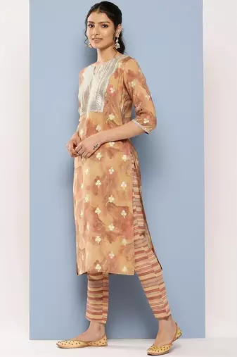 women ethnic motifs printed regular sequinned kurta with trousers & with dupatta
