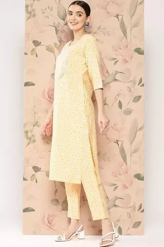 women ethnic motifs printed regular thread work kurta with trousers & with dupatta