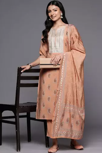 women paisley printed regular thread work kurta with trousers & with dupatta
