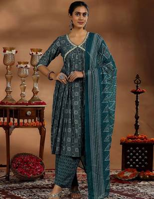 women ethnic motifs printed angrakha thread work kurta with trousers & with dupatta 1