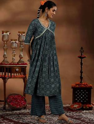 women ethnic motifs printed angrakha thread work kurta with trousers & with dupatta 3