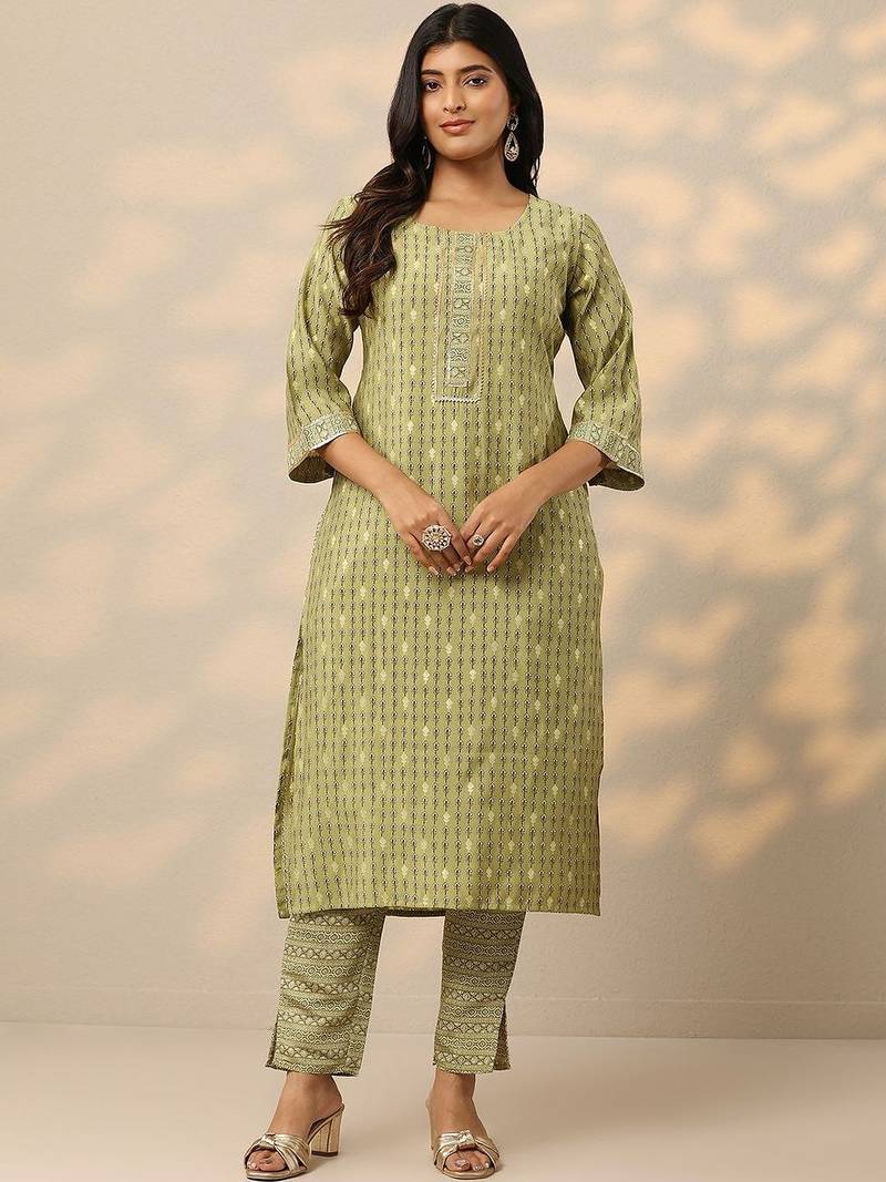 women printed regular thread work kurta with trousers