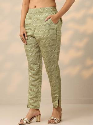women printed regular thread work kurta with trousers 3