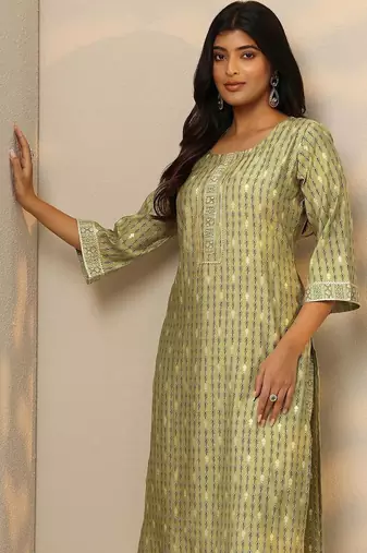 women printed regular thread work kurta with trousers