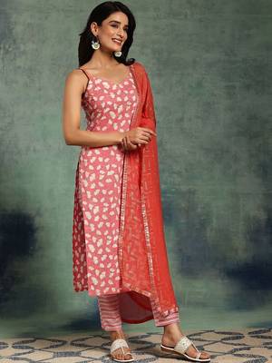 women ethnic motifs printed regular kurta with trousers & with dupatta 1