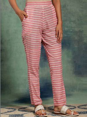 women ethnic motifs printed regular kurta with trousers & with dupatta 4