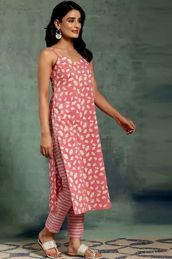 women ethnic motifs printed regular kurta with trousers & with dupatta