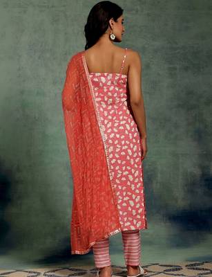 women ethnic motifs printed regular kurta with trousers & with dupatta 7