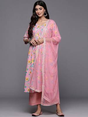 women floral printed tiered kurta with palazzos & with dupatta 2