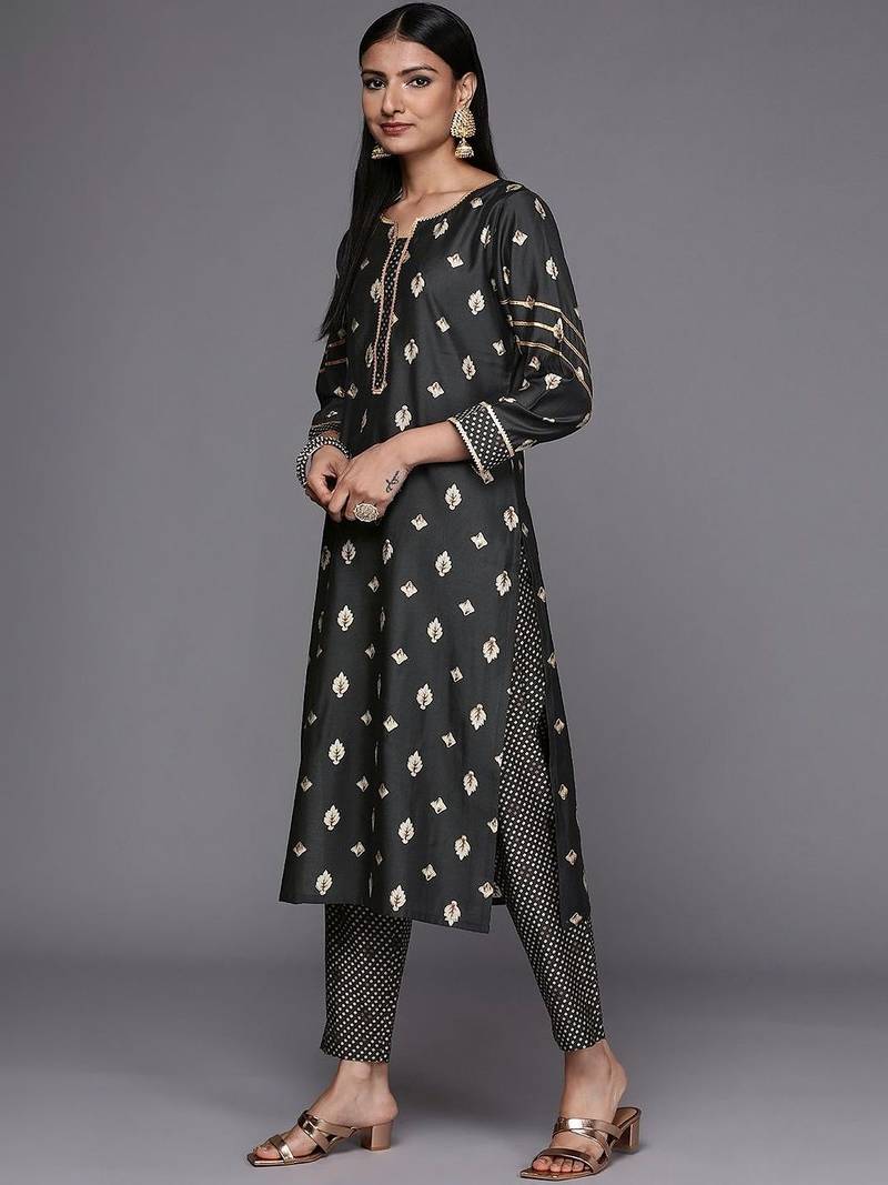 women ethnic motifs printed regular gotta patti kurta with trousers & with dupatta